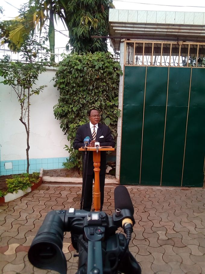 Le Professeur Shanda Tonme lors de la conférence de presse du O4 novembre 2020