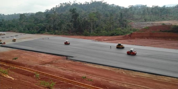 Les travaux d'aménagement des routes et autoroutes du Cameroun