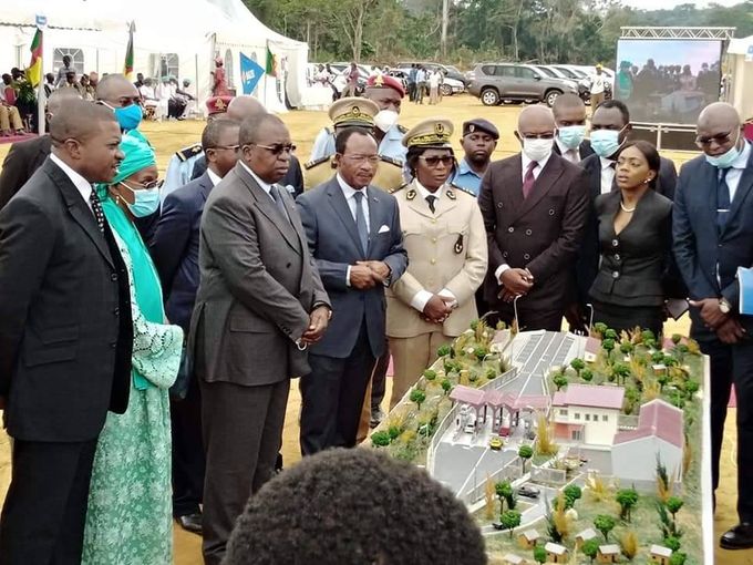 Pose de la première pierre des Travaux de construction de 14 postes de péages automatique à Mbankomo ce 10 décembre 2020