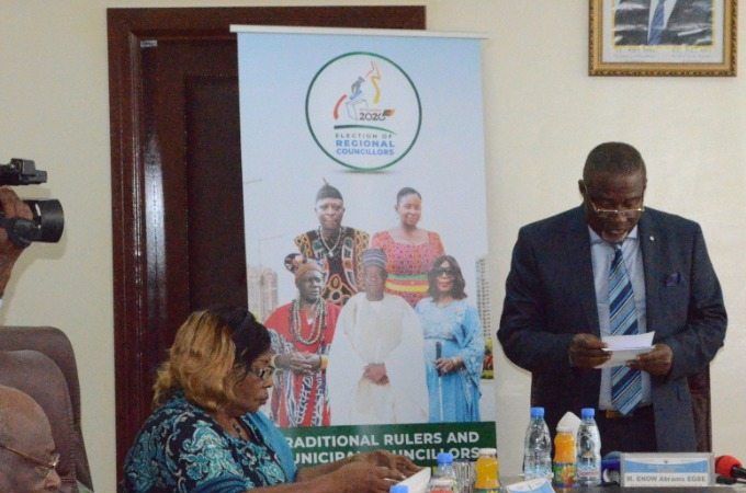 Le Président du Conseil Electoral d'ELECAM, Enow Abrams Egbe, ce 17 décembre 2020