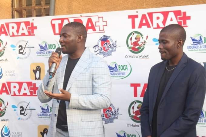 Steve Fah, promoteur de Tara + et Paul Daizy Biya, Directeur des programmes