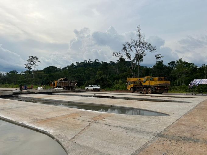 Travaux de génie civil en cours au niveau du poste de péage, voie d’accès à l’autoroute